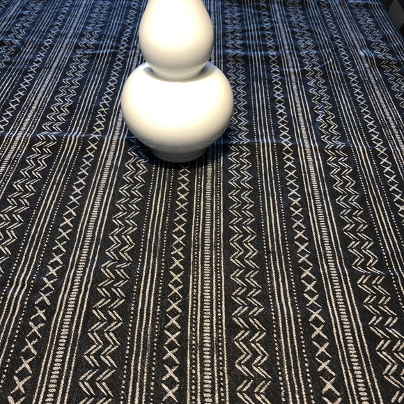 large blk tablecloth for 8 seat table/cotton Artisan style like new - Picture 2 of 5
